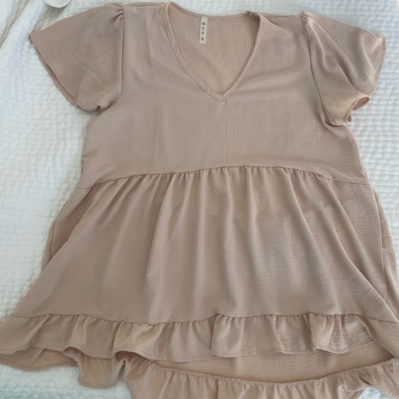 MTS Cream Ruffle Hem Blouse - Picture 2 of 4